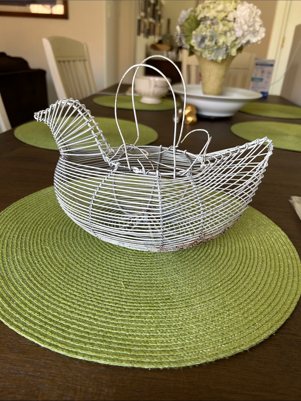 Vintage White Wire Chicken Basket